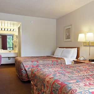 Non-Smoking 2 Double Beds – North Side