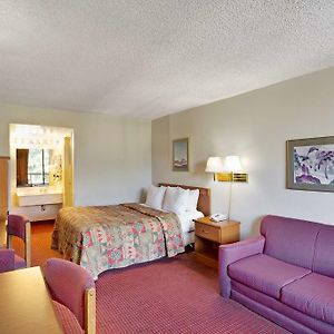 Non-Smoking 1 Queen Bed