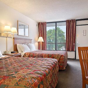 Smoking 2 Double Beds – South Side